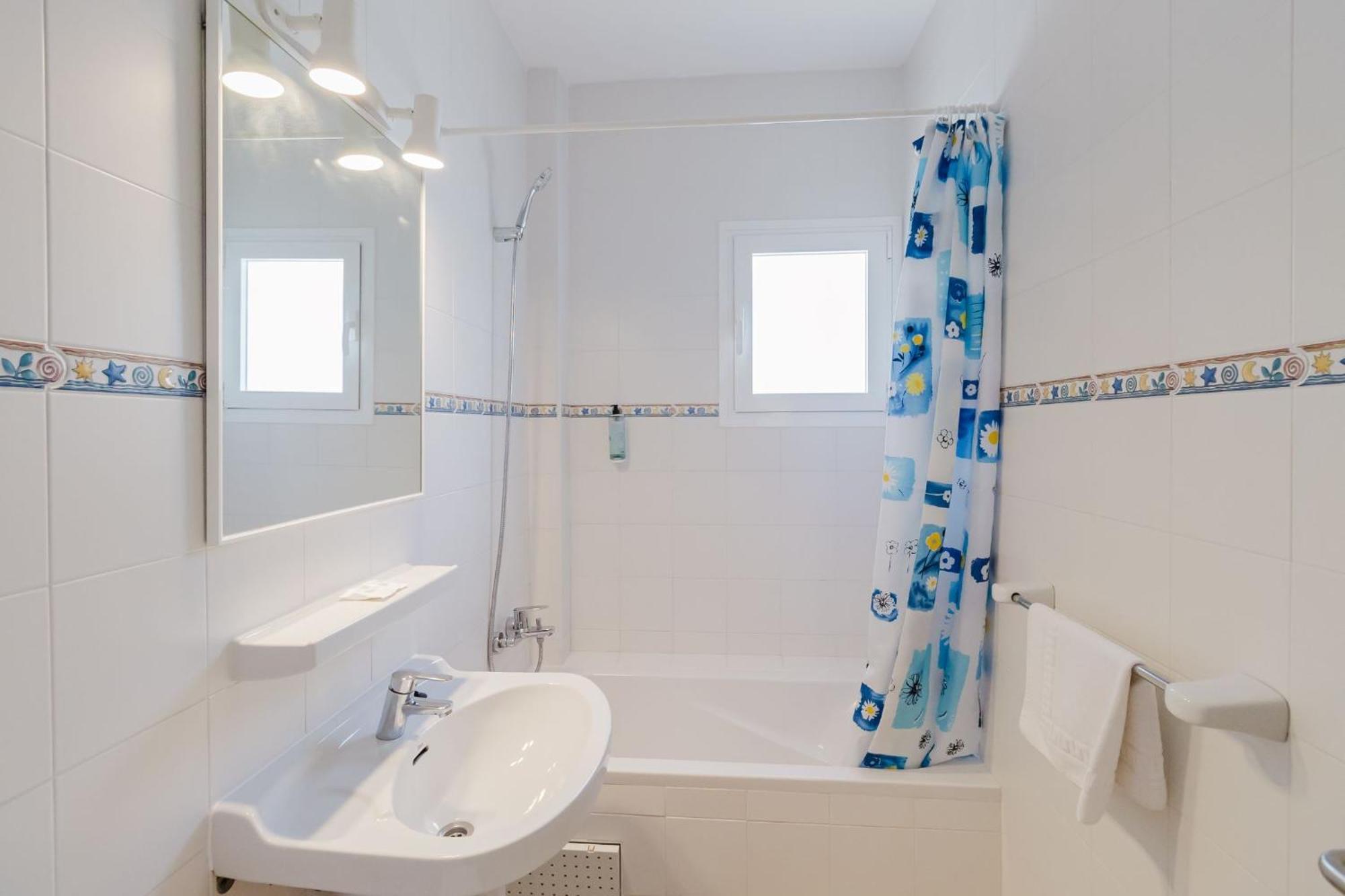 Apartamentos Timon - Emar Hotels Es Pujols Ngoại thất bức ảnh